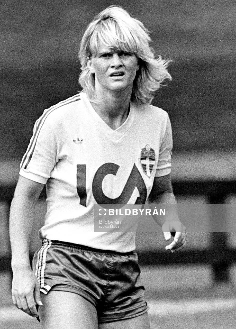 Karin Åhman, Sverige
