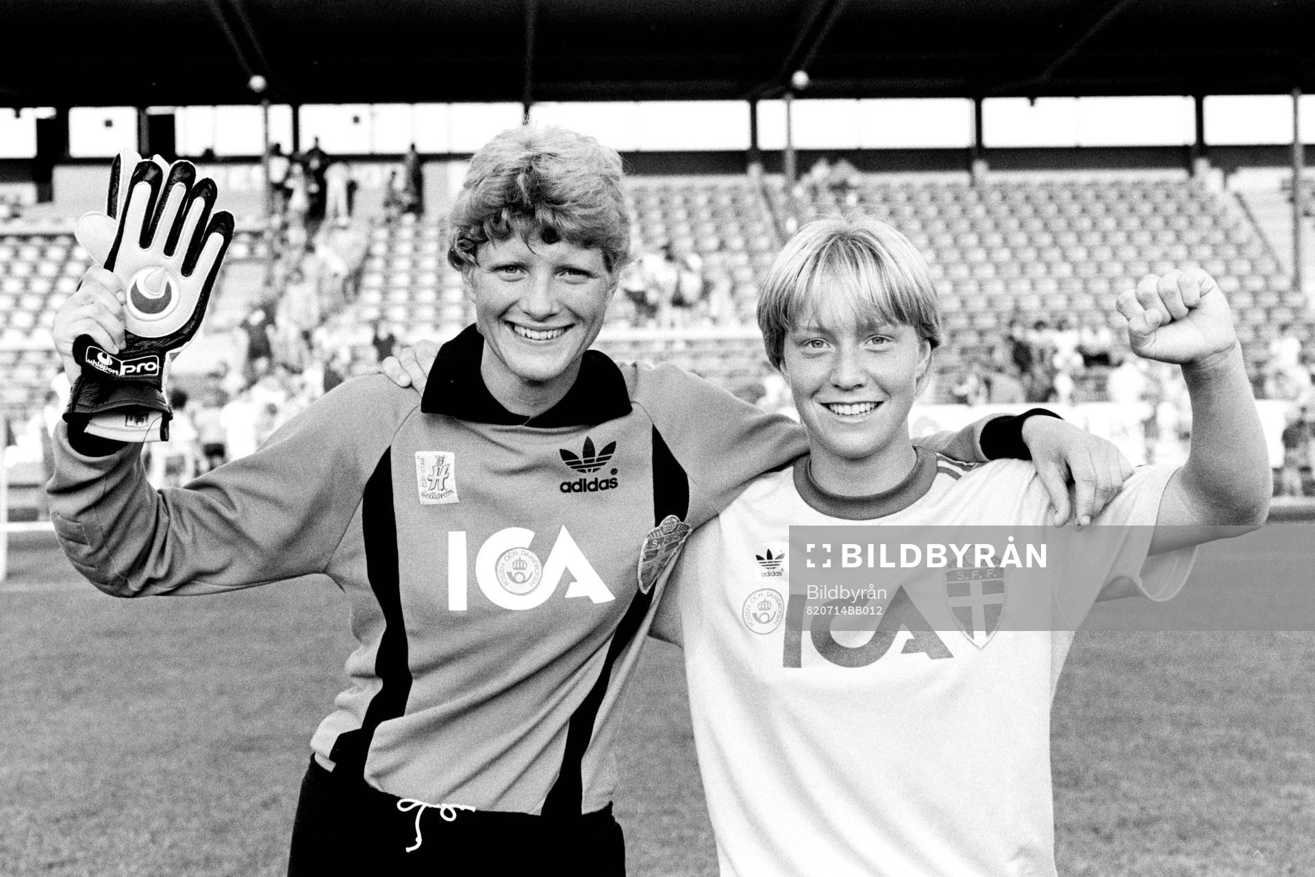 Elisabet Leidinge, Målvakt och  Helen Johansson, Sverige