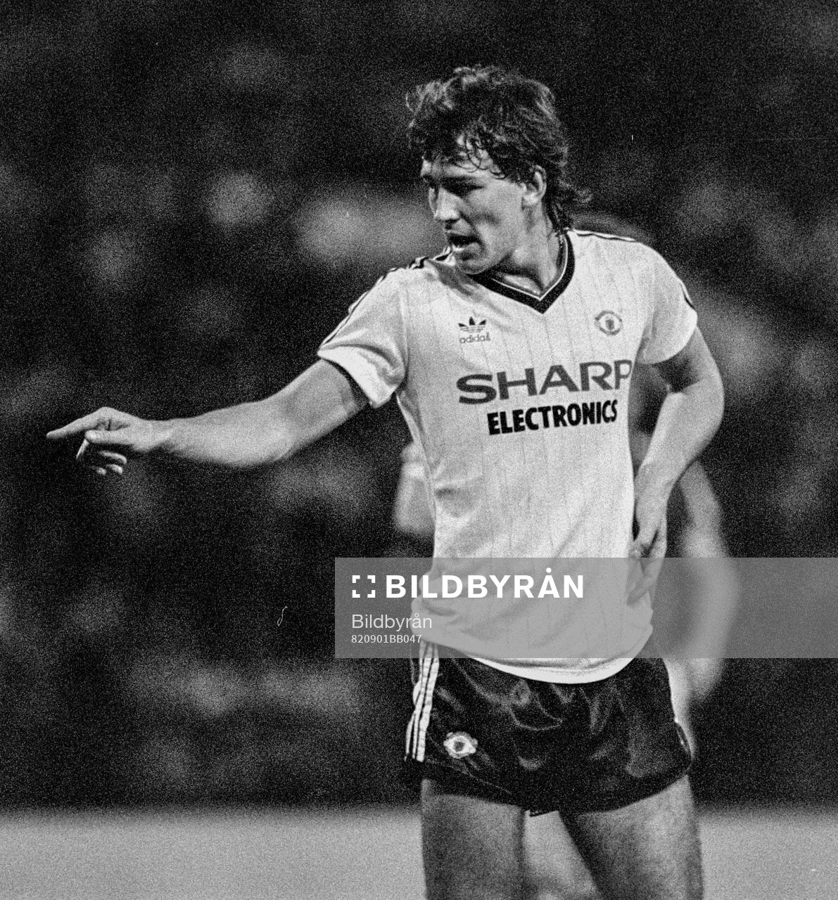 Nottingham Forest - Manchester United: Bryan Robson of