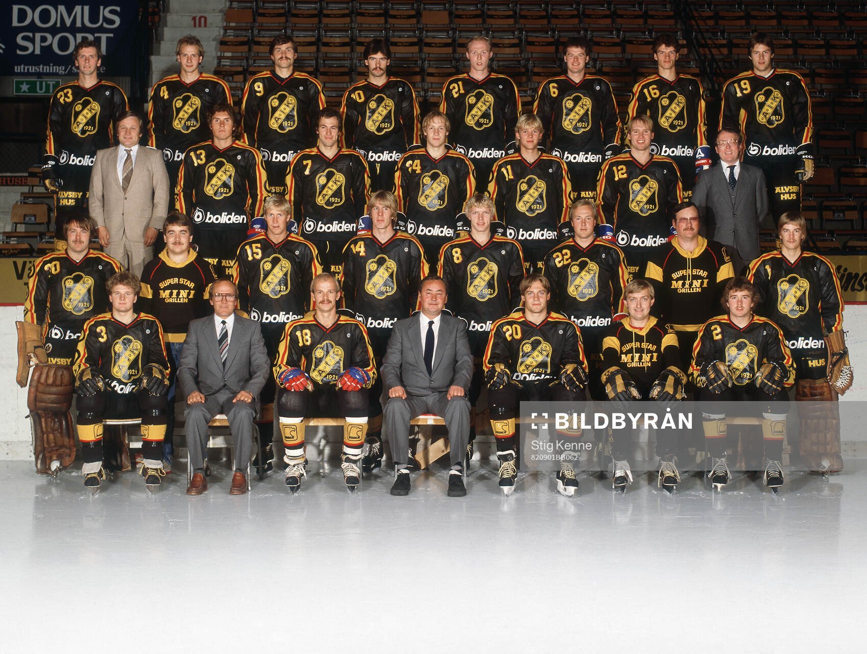 Spelare och personal i Skellefteå AIK