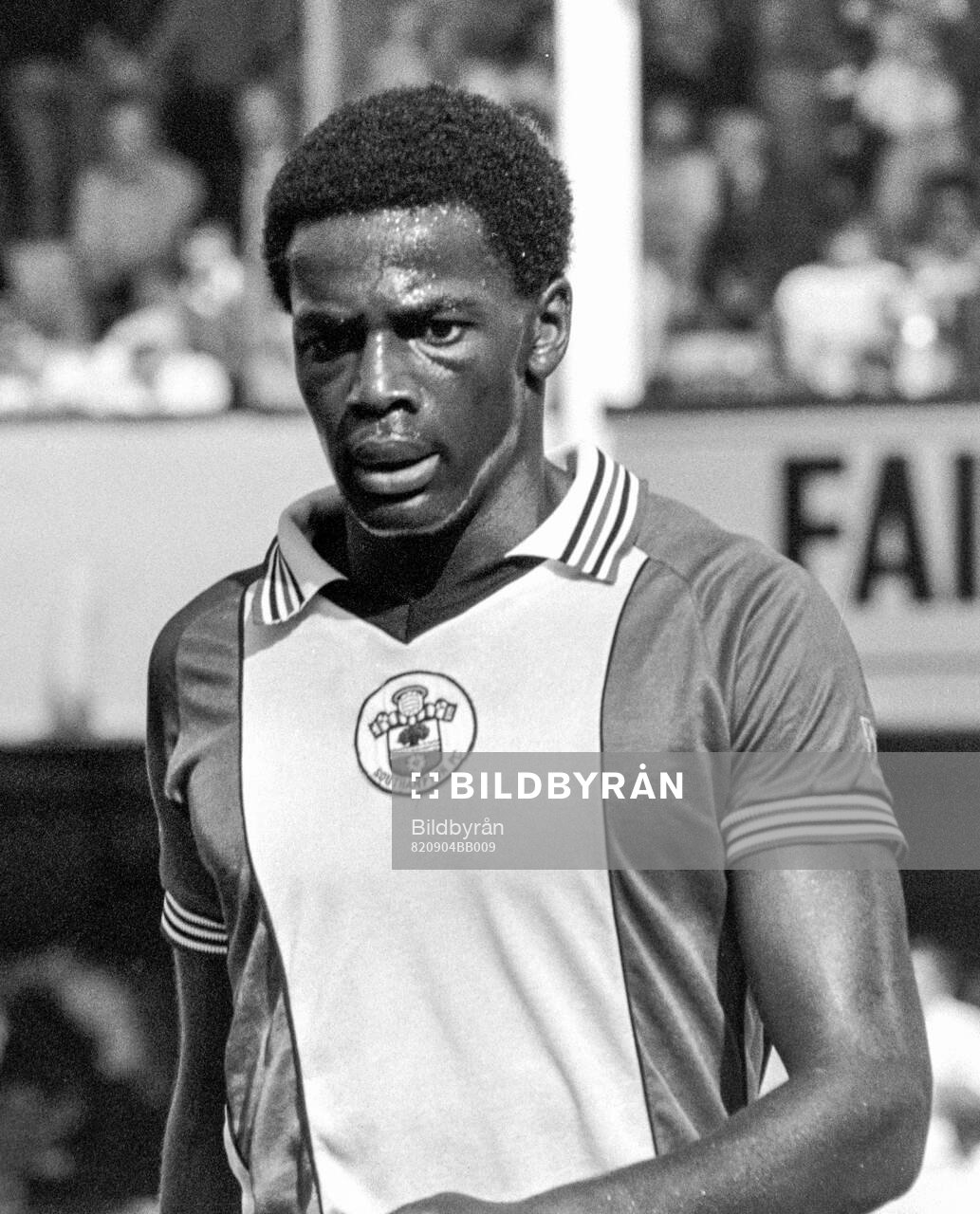 Southampton - Aston Villa: Southamptons Justin Fashanu