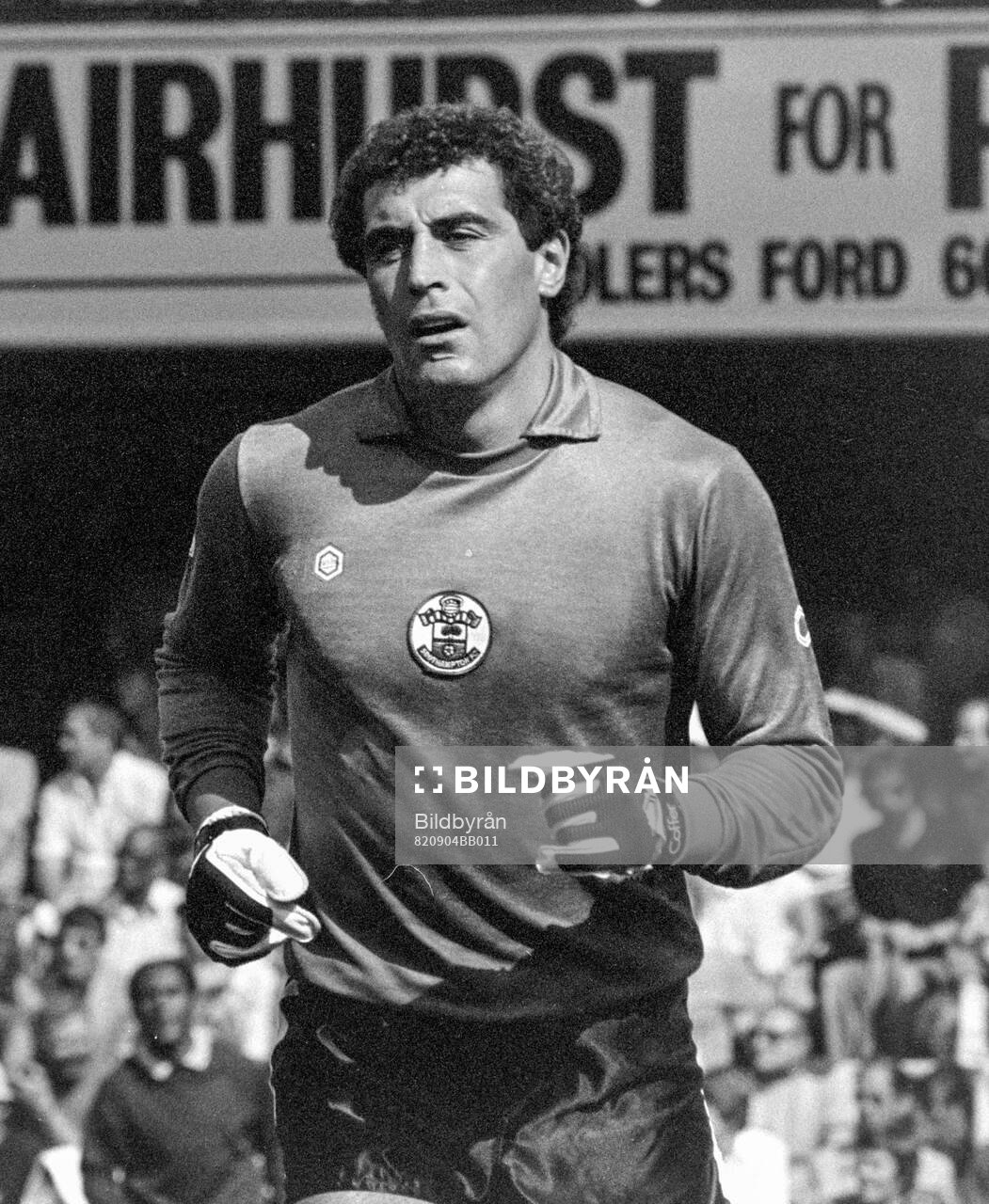 Southampton - Aston Villa: Southamptons goalkeeper Peter