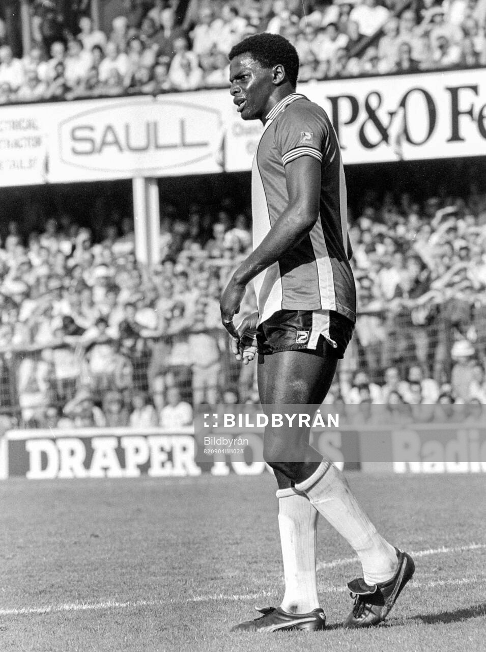 Southampton - Aston Villa: Southamptons Justin Fashanu