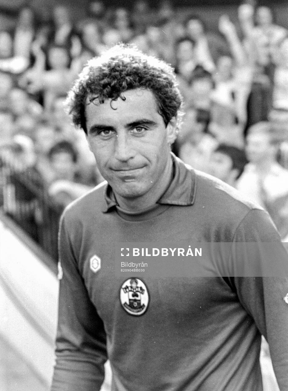 Southampton - Aston Villa: Southamptons goalkeeper Peter