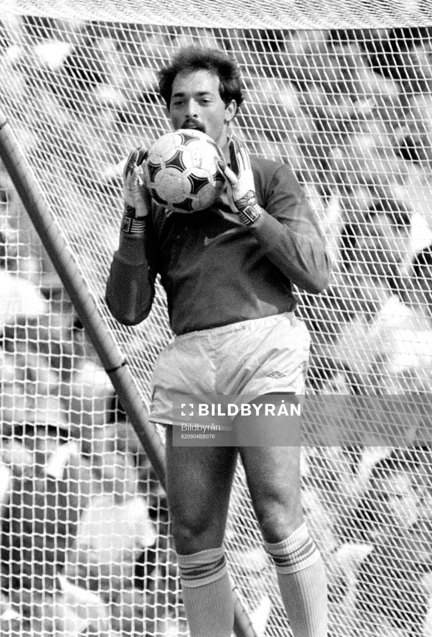Football, Division One, England 1982-1983, Arsenal - Liverpool: Goalkeeper Bruce Grobbelaar of Liverpool.
