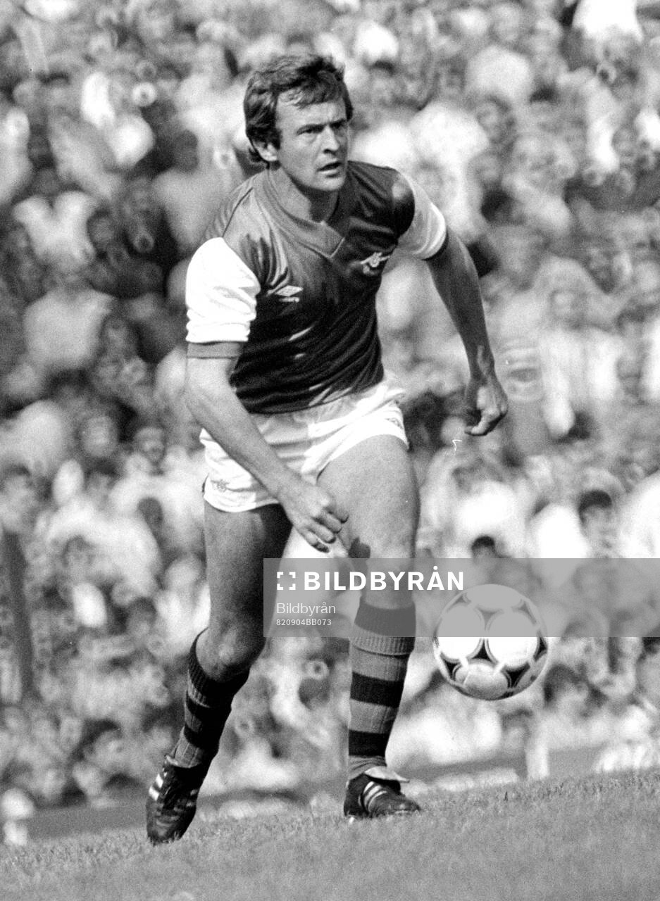 Football, Division One, England 1982-1983, Arsenal - Liverpool: John Hollins of Arsenal. 
