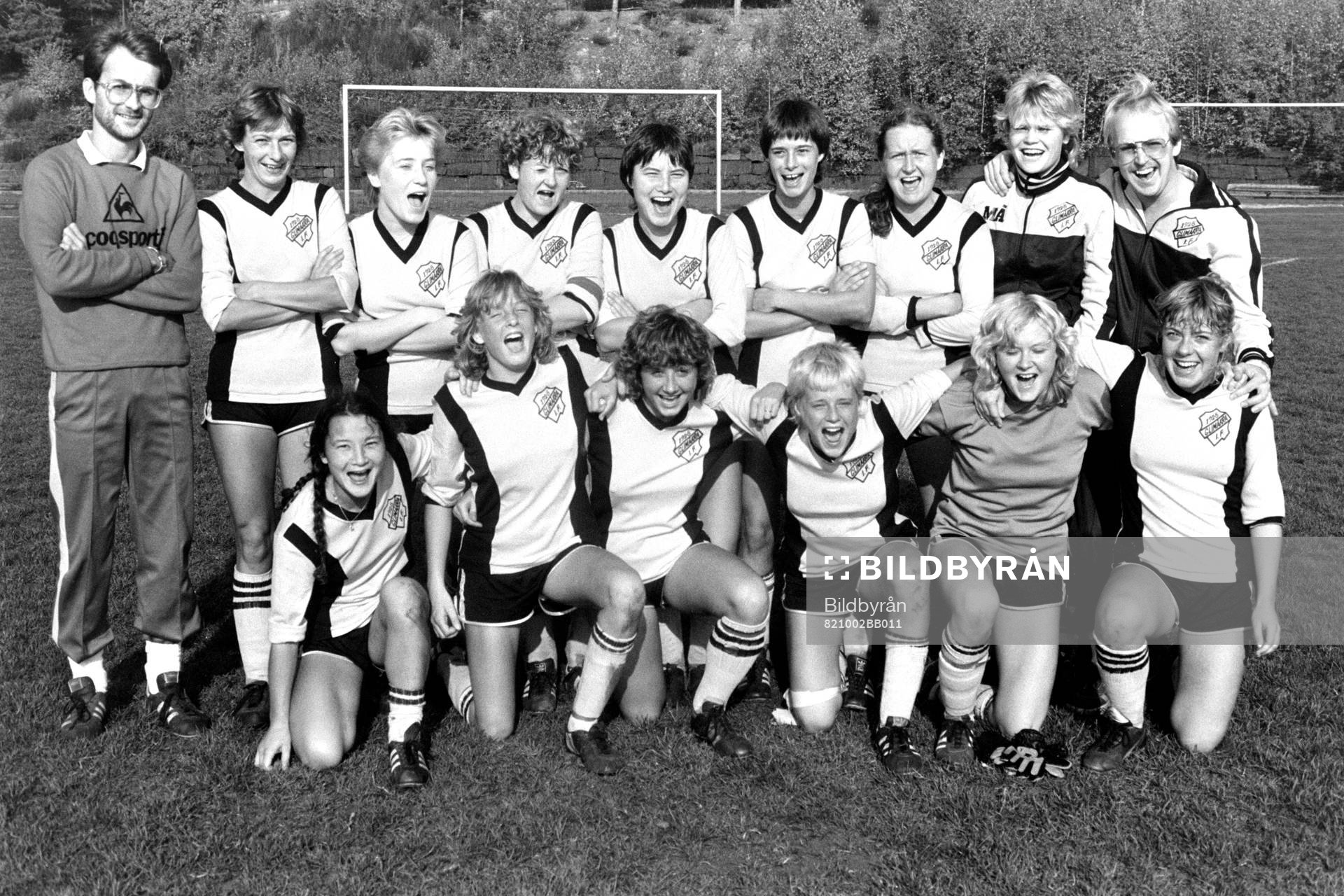 Bakre raden fr. v. Göran Olofsson, tränare, Simone