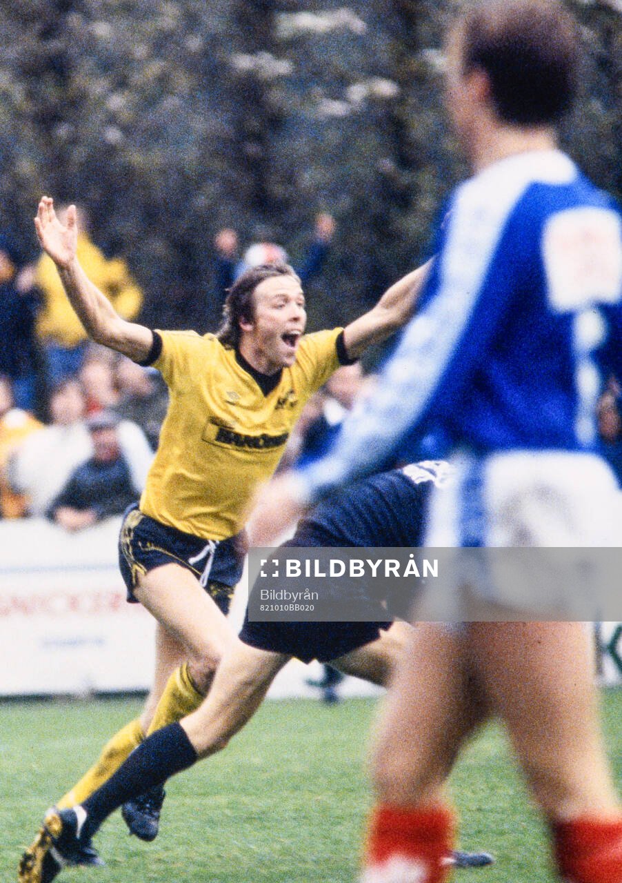 Mjällbys Jörgen Nilsson jublar
