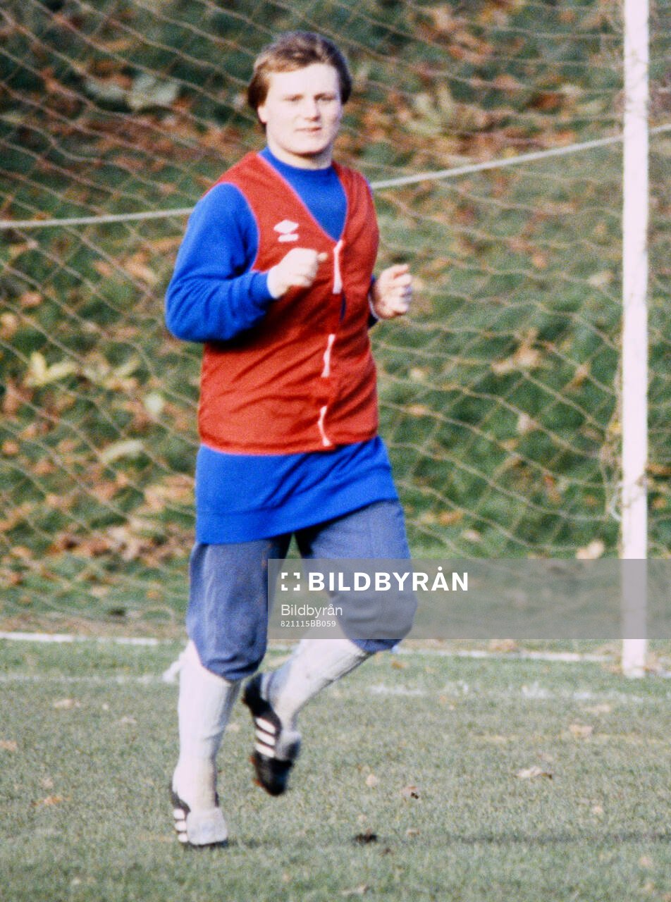 Football, Division One, England, Tottenham, Training session: Garry Brooke.