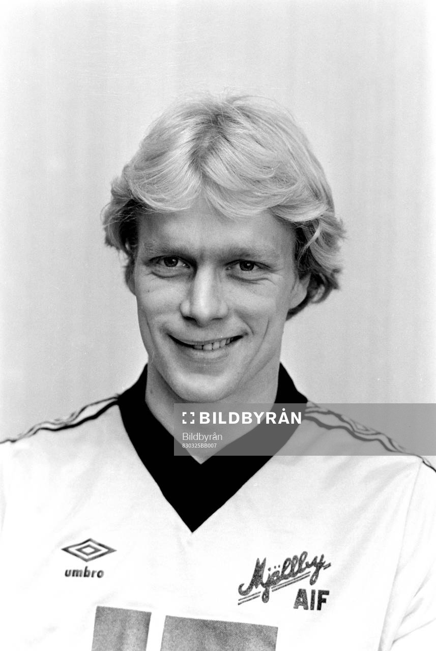 Fotboll, Allsvenskan, Mjällby, Träning: Lennart Weidenstolpe.