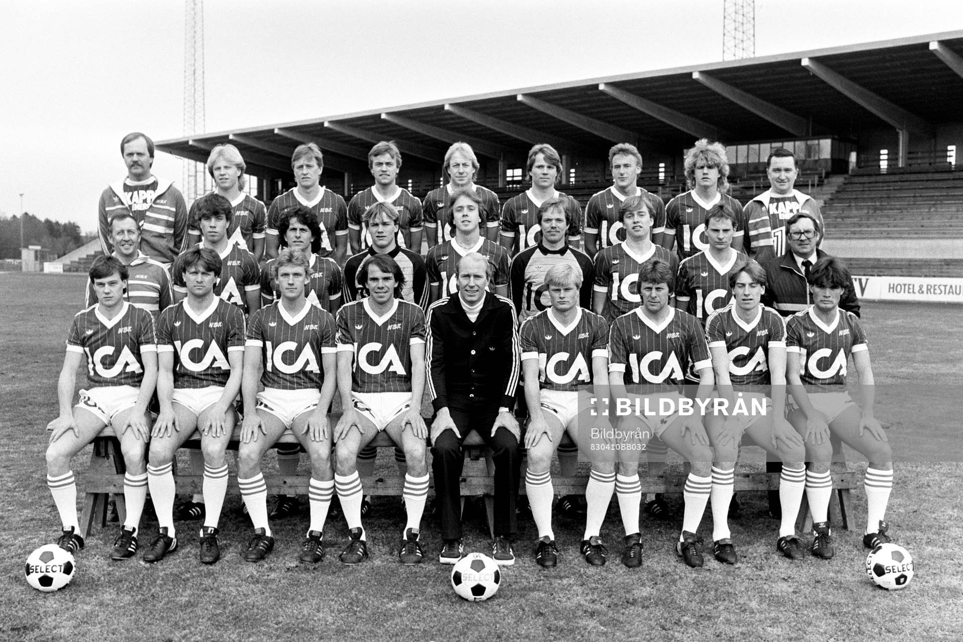 Lagbild, lag. Bakre raden fr. v: Ledare, Roger Johansson, Sigvard Johansson, Stefan Hermansson, Leif Nilsson, Mats Jingblad, Michael Christiansson, Jan Pettersson och ledare. Mittersta raden fr. v: Ledare, Thomas Jacobsson, Jan Jönsson, Eggert Gudmundsson, Ulf Jönsson, Carl-Johan Jönsson, Ola Svensson, Ulf Eriksson och Stig Nilsson, ordförande. Främre raden fr. v: Peter Andersson, Lennart Larsson, Ulf Sjölin, Tommy Frejdh, Jan Mak, tränare, Peter Larsson, Peder Amberntsson, Bengt Månsson och Magnus Petersson.