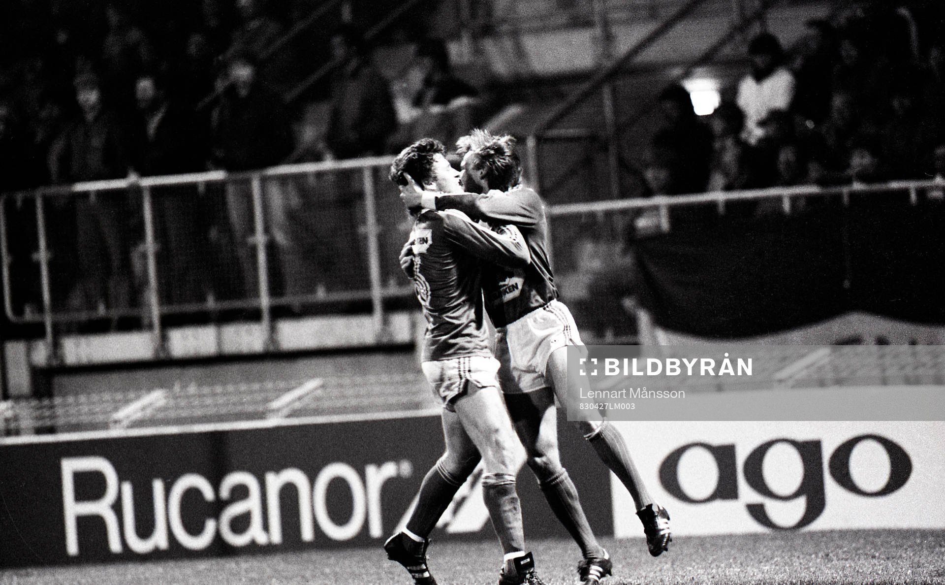 Glenn Hysén och Dan Corneliusson, jubel, glädje, Sverige