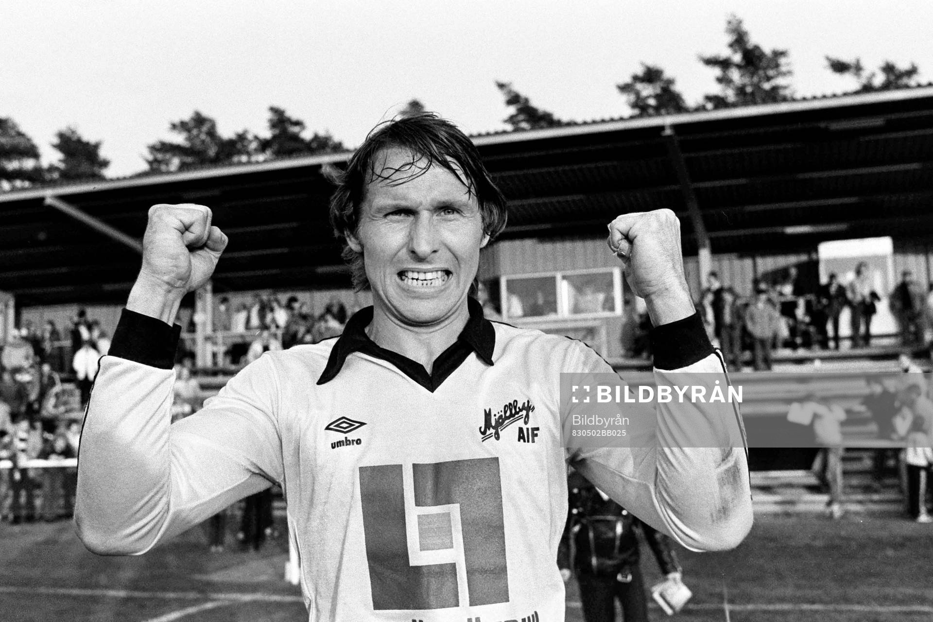 Mjällbys matchvinnare Bo Andersson jublar