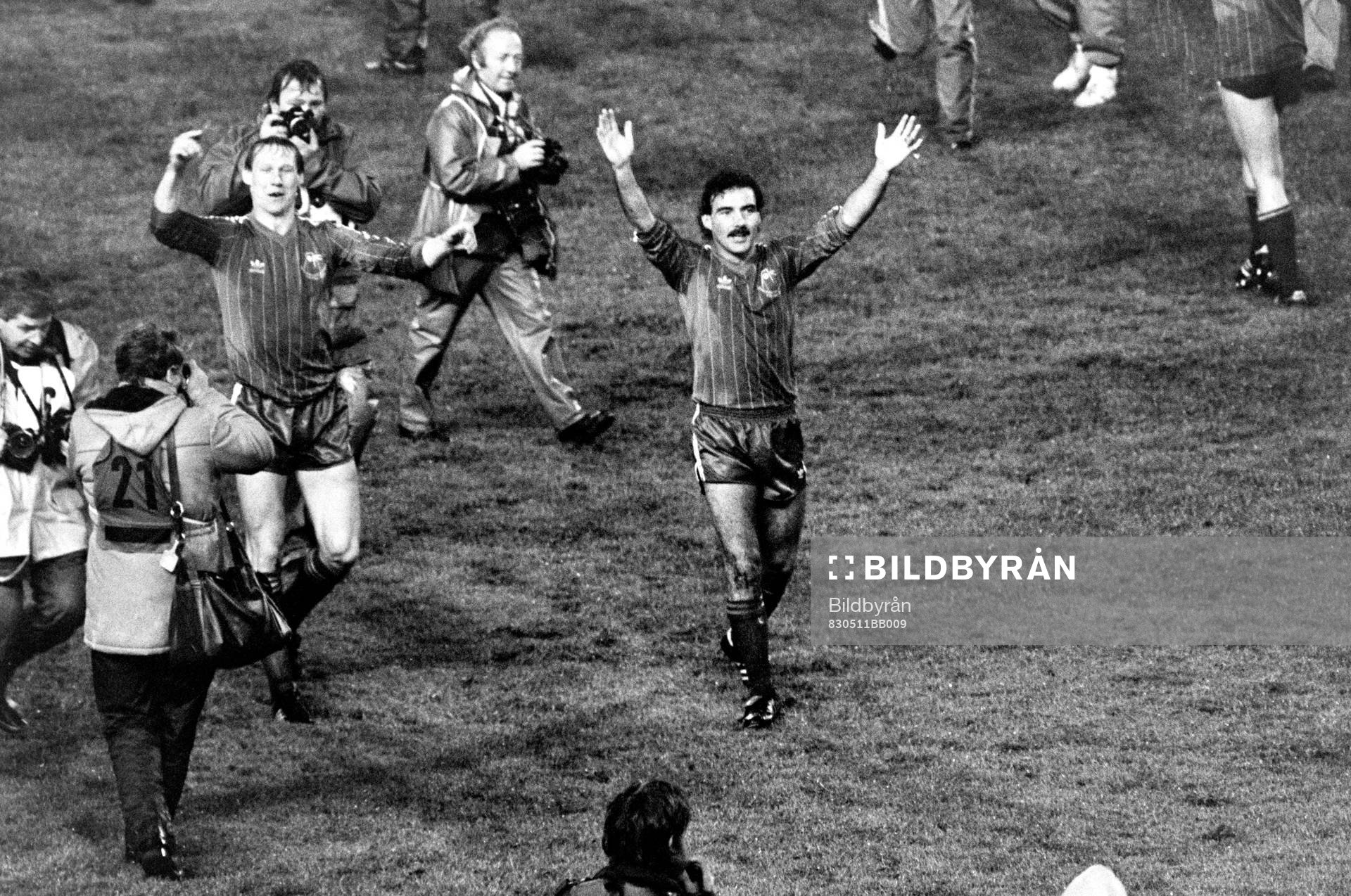 Aberdeens Doug Rougvie och Willie Miller jublar