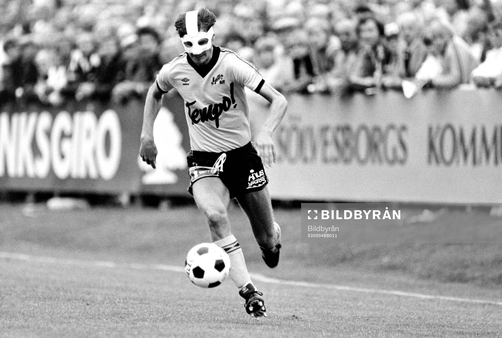 Lennart Johansson, Mjällby med bollen