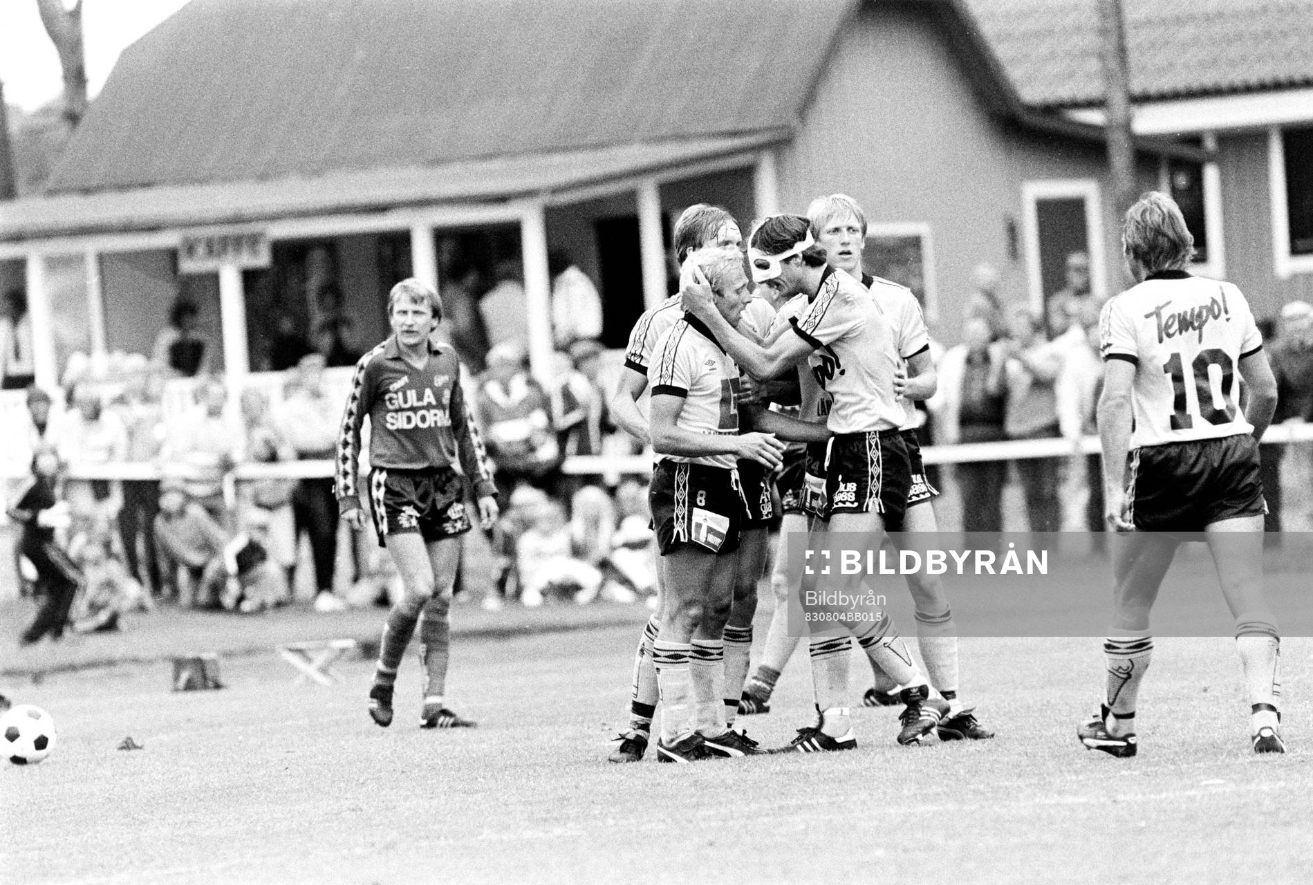 Lennart Johansson kramar om Sven-Bertil Andersson, mjällby