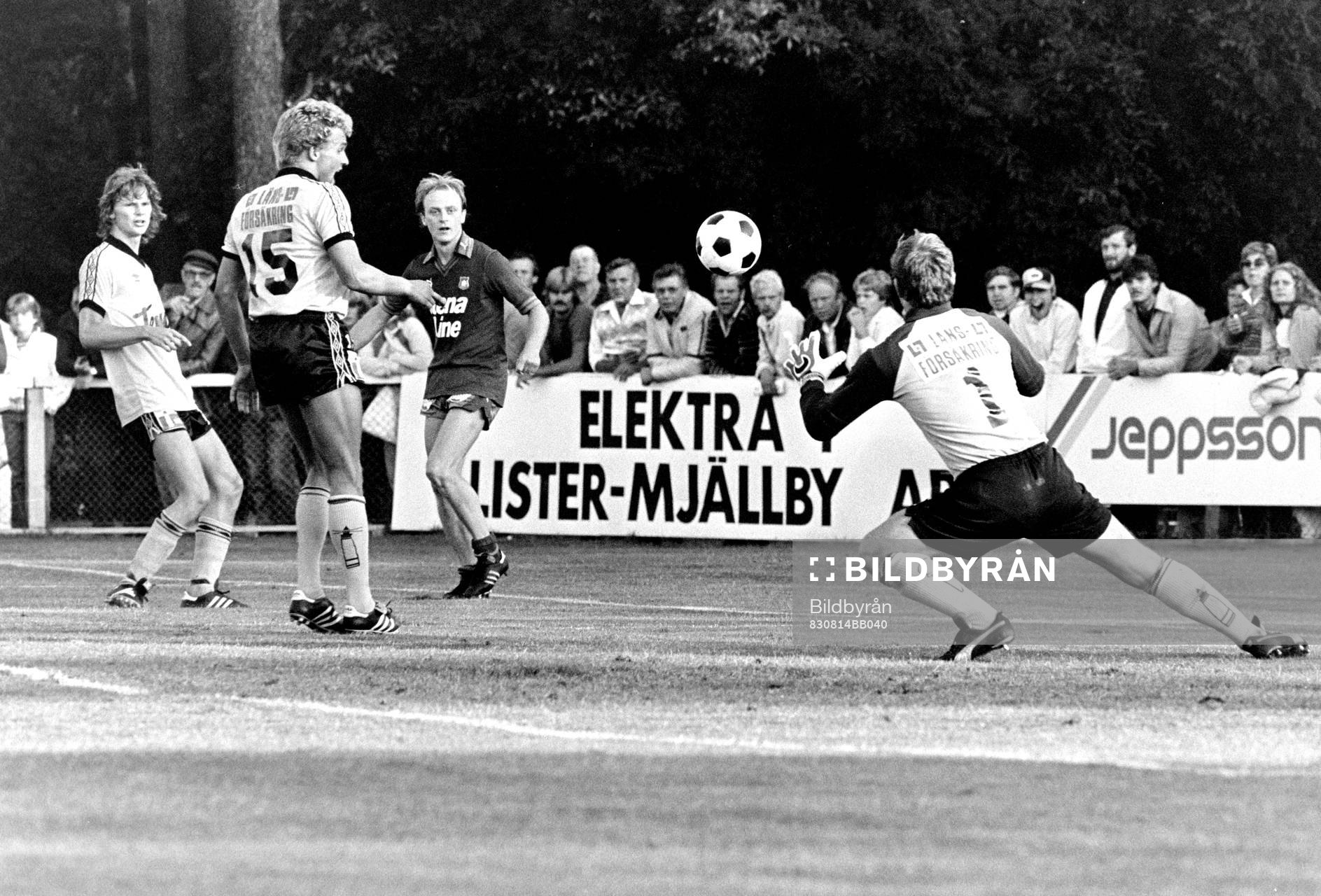 Situation framför mjällbys målvakt Leif Persson