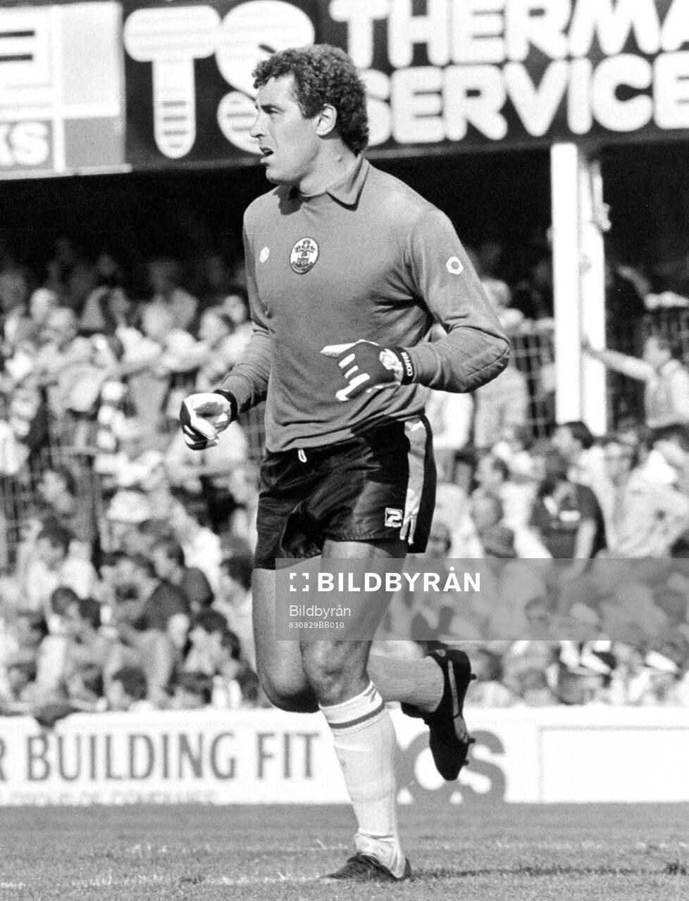 Football, Division One, England, Southampton - Queens Park
