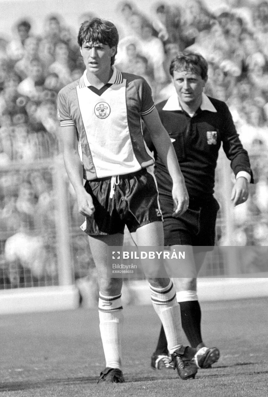 Football, Division One, England, Southampton - Queens Park