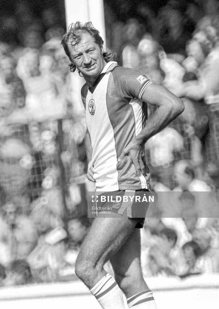 Football, Division One, England, Southampton - Queens Park