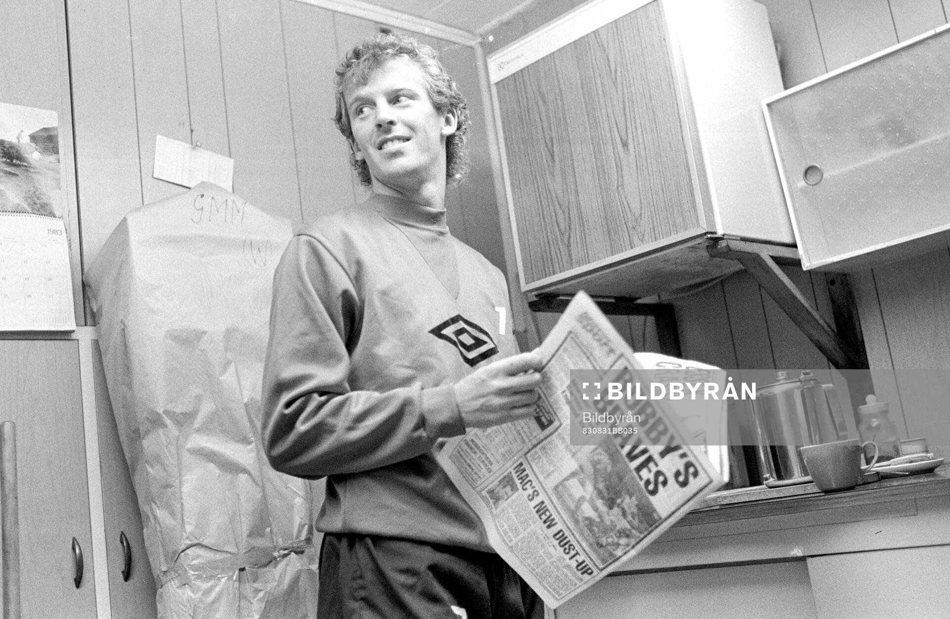Football, English Division One 1983-84, Arsenal, Training session: Graham Rix of Arsenal in the kitchen at Highbury..