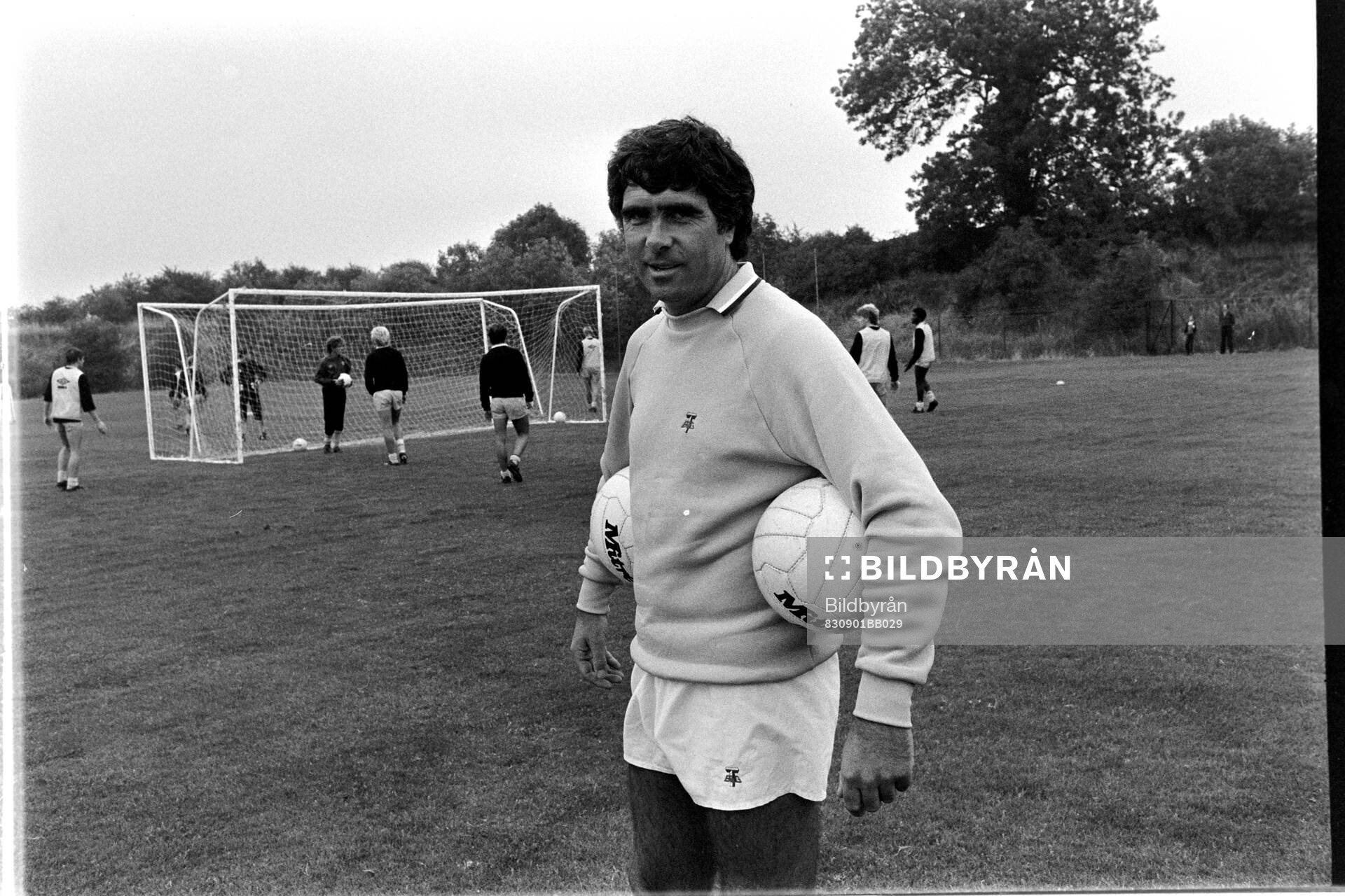 Coventrys manager Bobby Gould