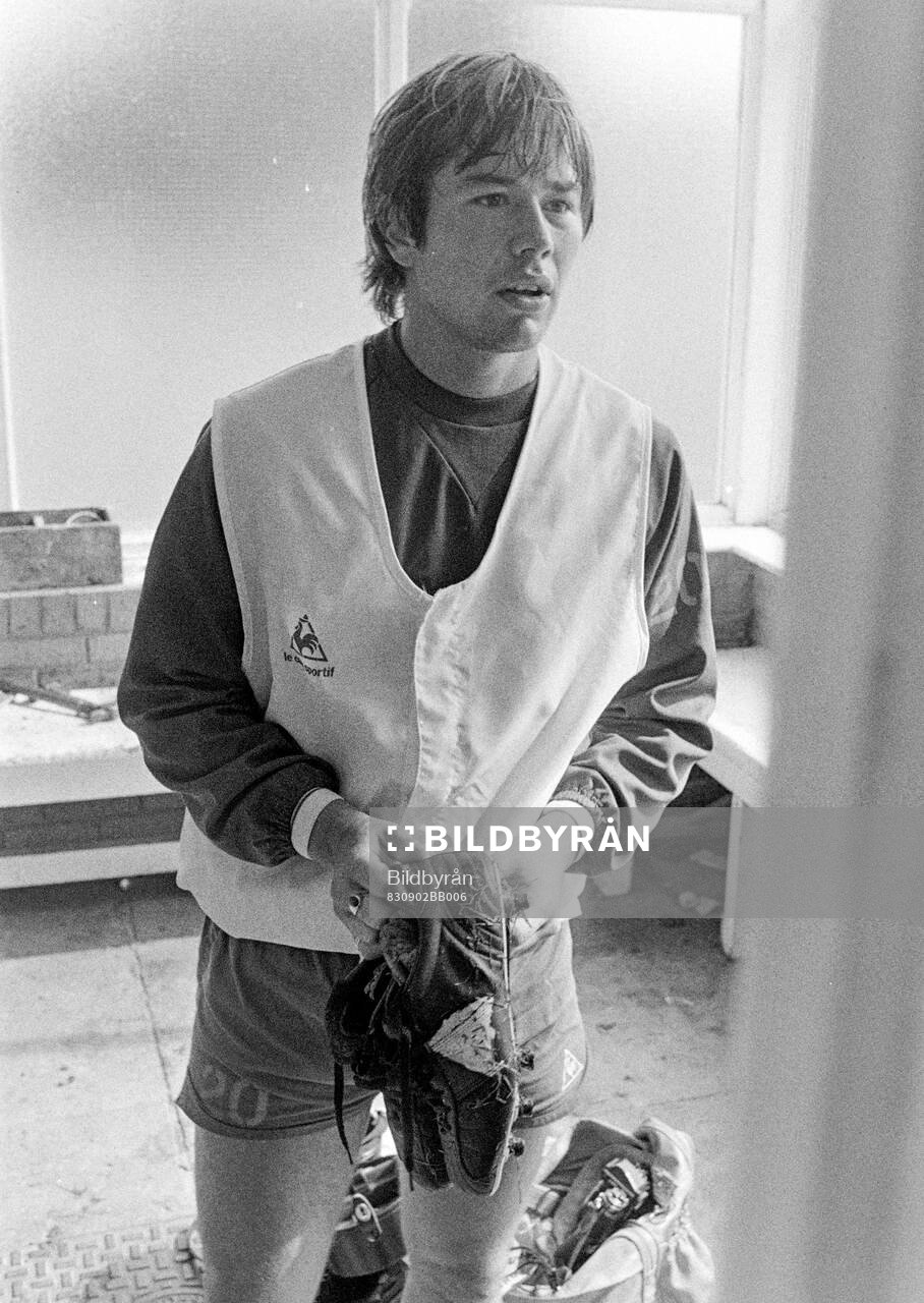 Adrian Heath of Everton