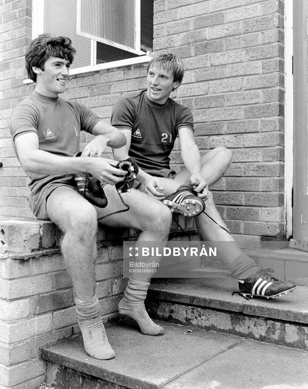 Alan Irvine and Gary Stevens of Everton