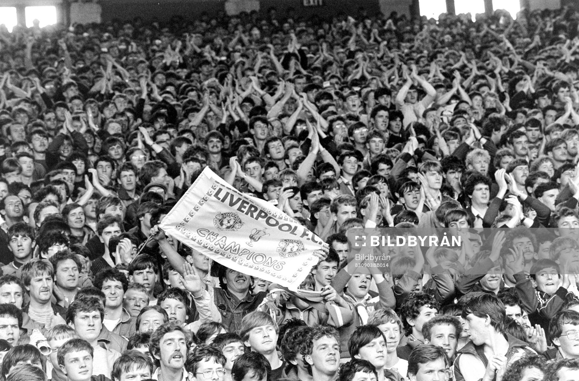 Liverpool - Nottingham Forest: Liverpool fans at The Kop