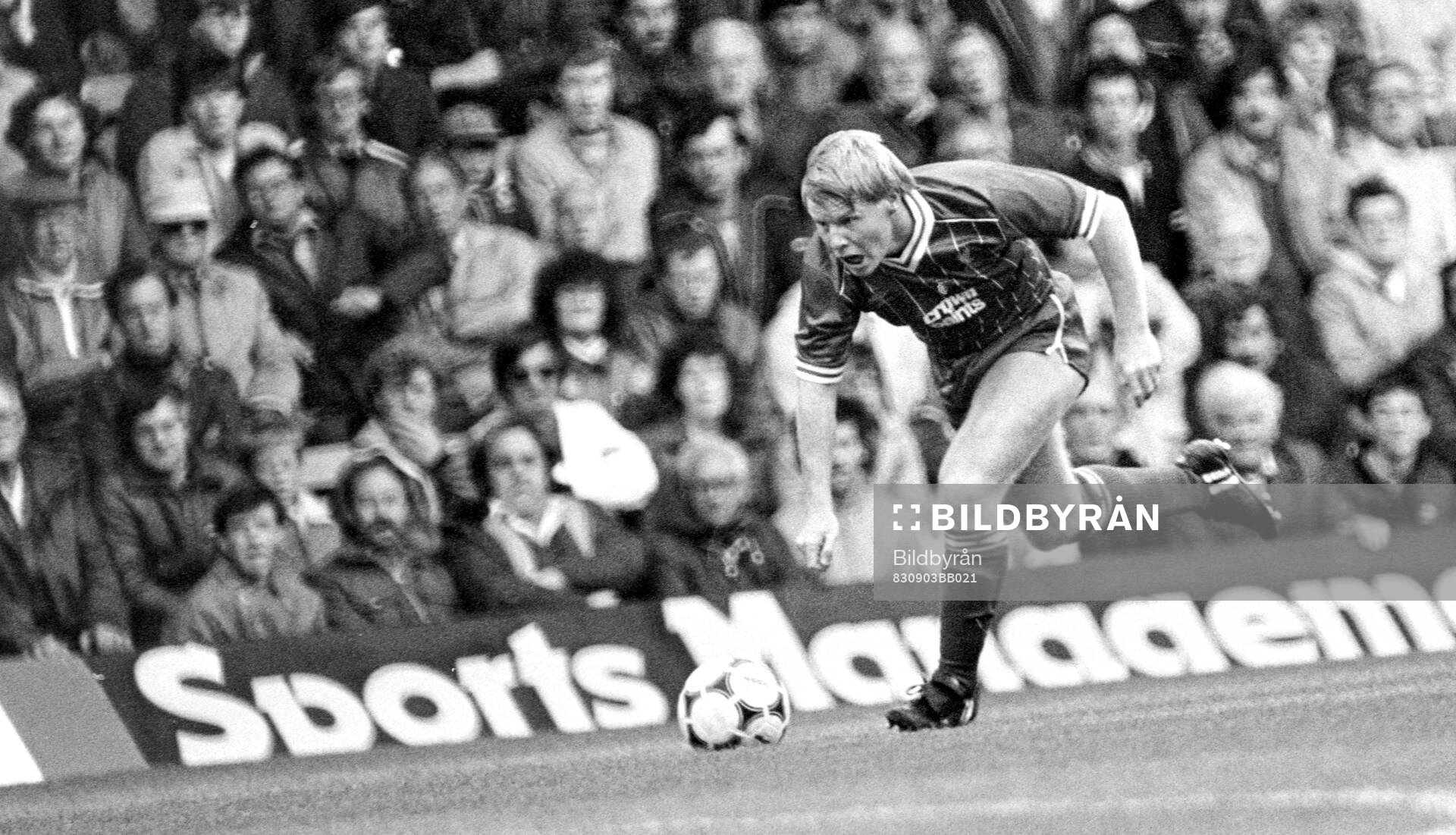Liverpool - Nottingham Forest: Sammy Lee of Liverpool