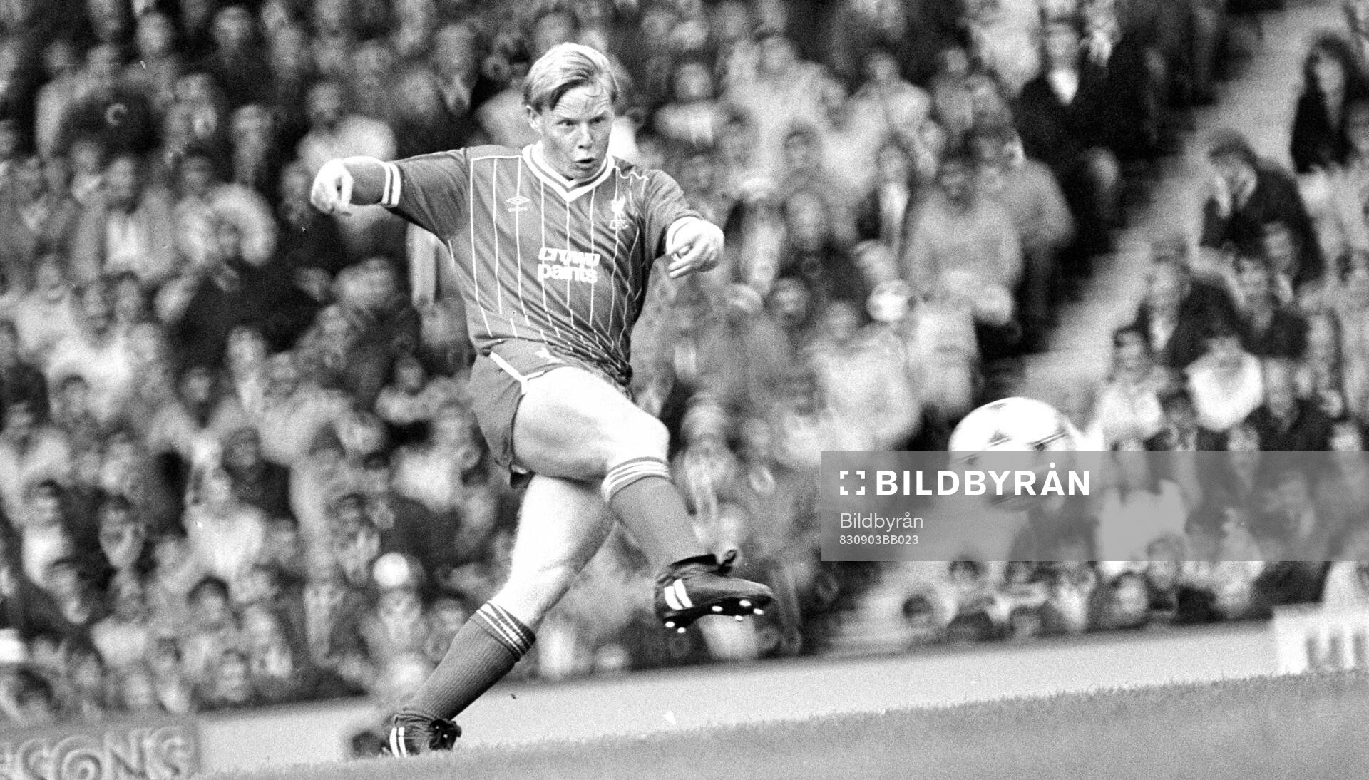 Liverpool - Nottingham Forest: Sammy Lee of Liverpool
