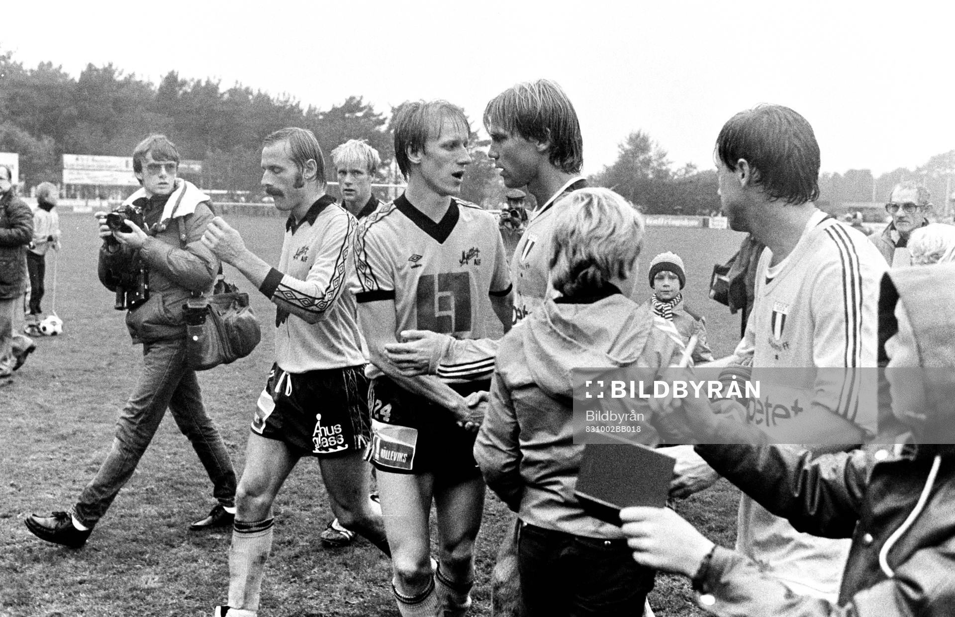 Alf Andersson, Mjällby gratulerar malmös målskytt Thomas