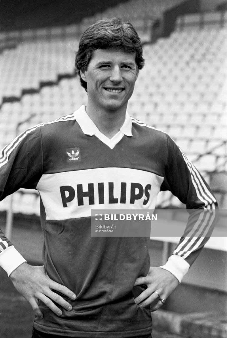Glenn Hysén, Proffsdebut, PSV Eindhoven