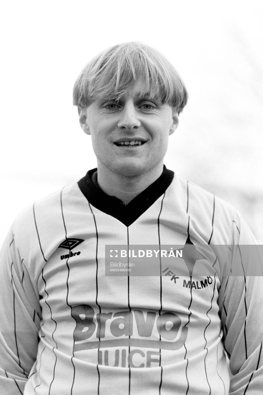 4 Fotboll, Div 2 Södra, IFK Malmö, förhands: Ulf Larsson.