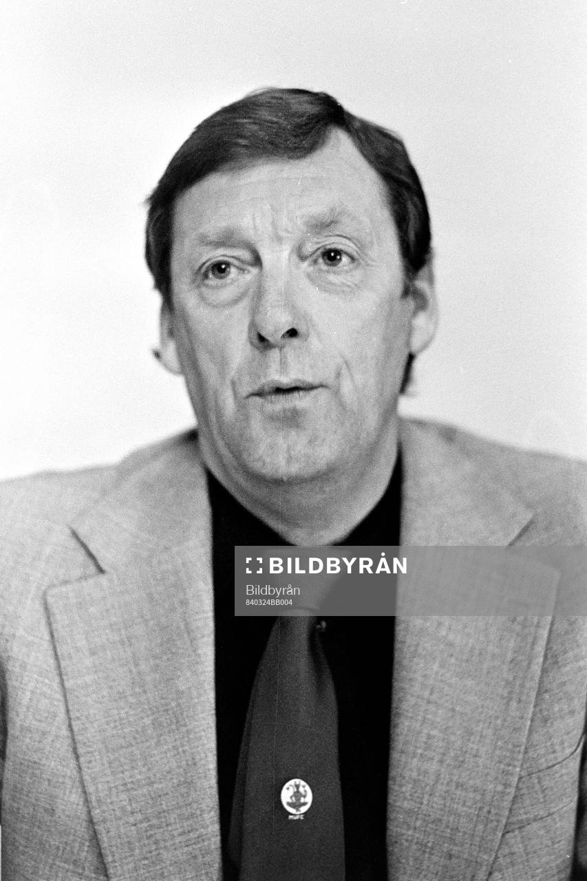 Frank Marshall, Halmia