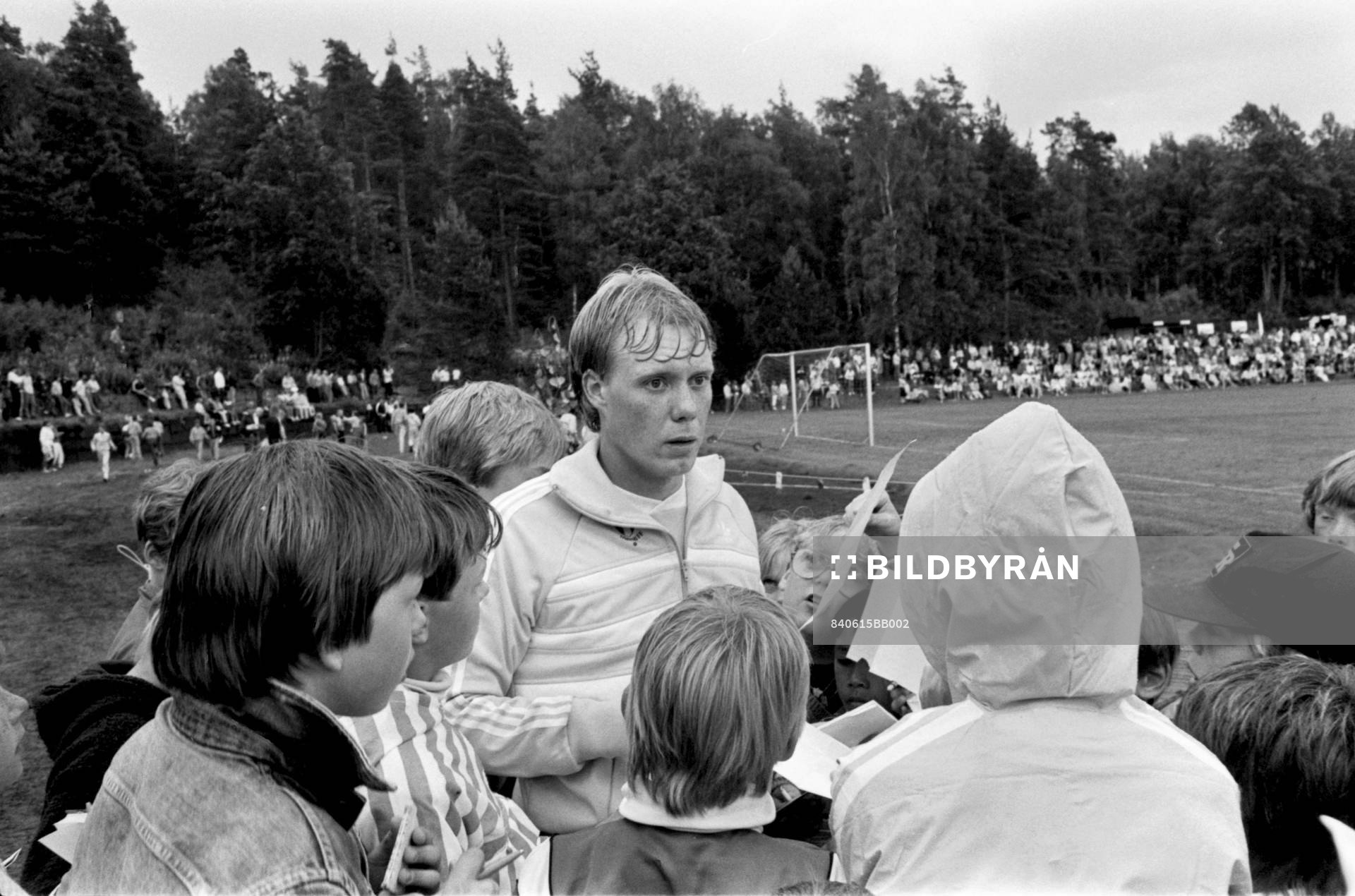 Lars Larsson, Malmö skriver autografer