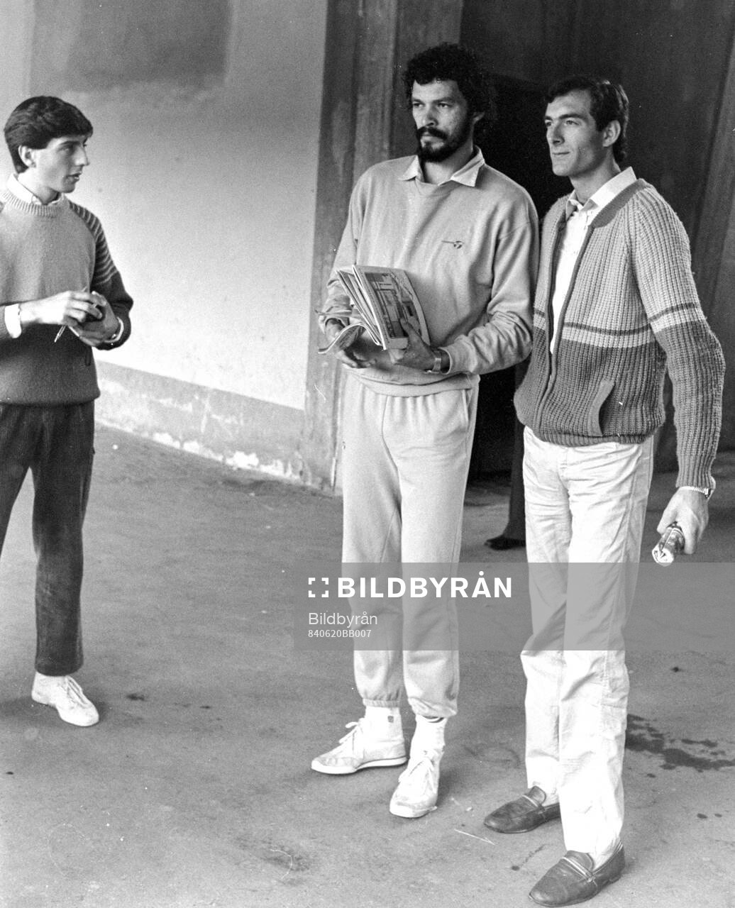 Socrates of Fiorentina talking to fans