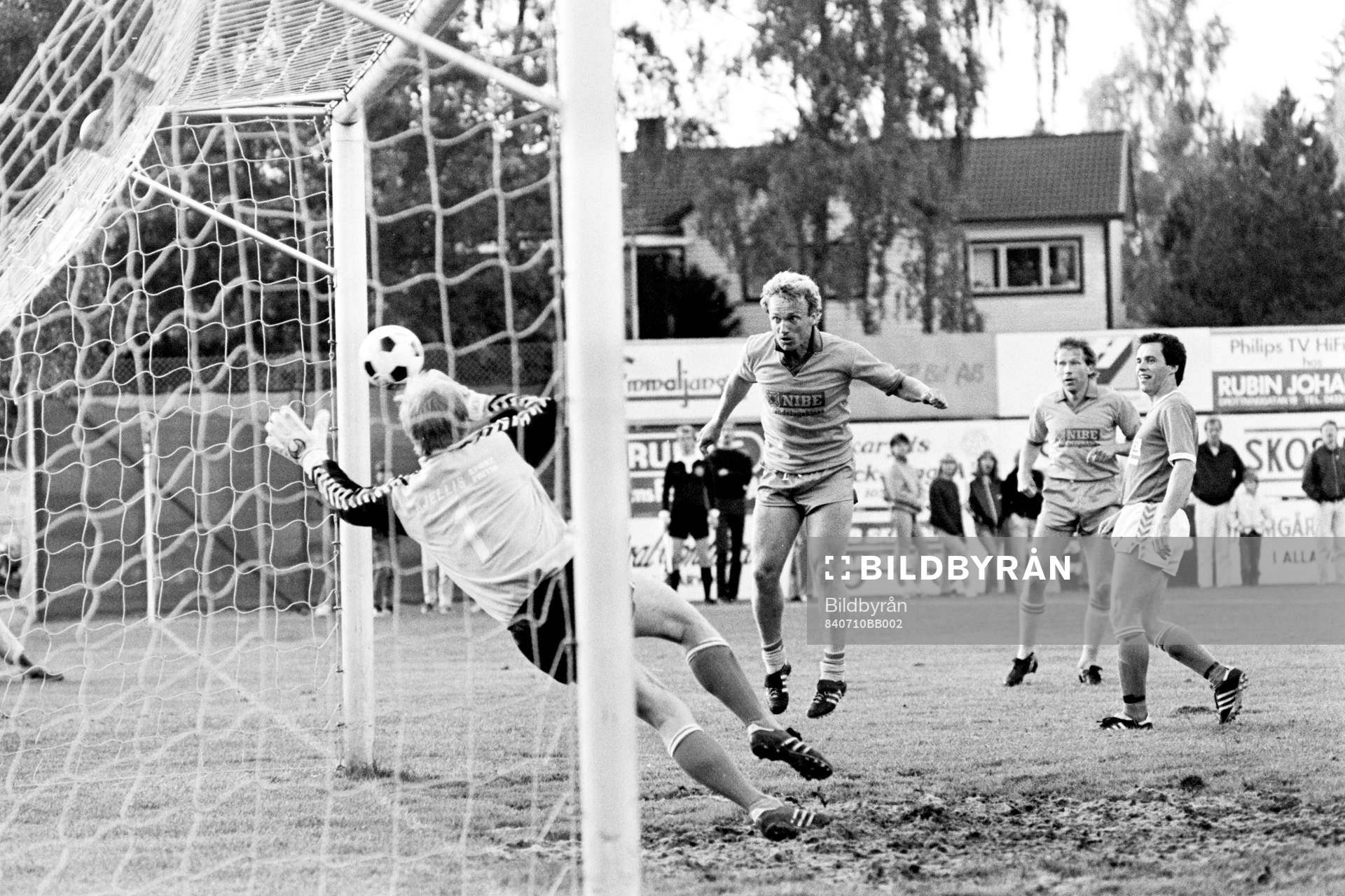 Benno Magnusson nickar in bollen