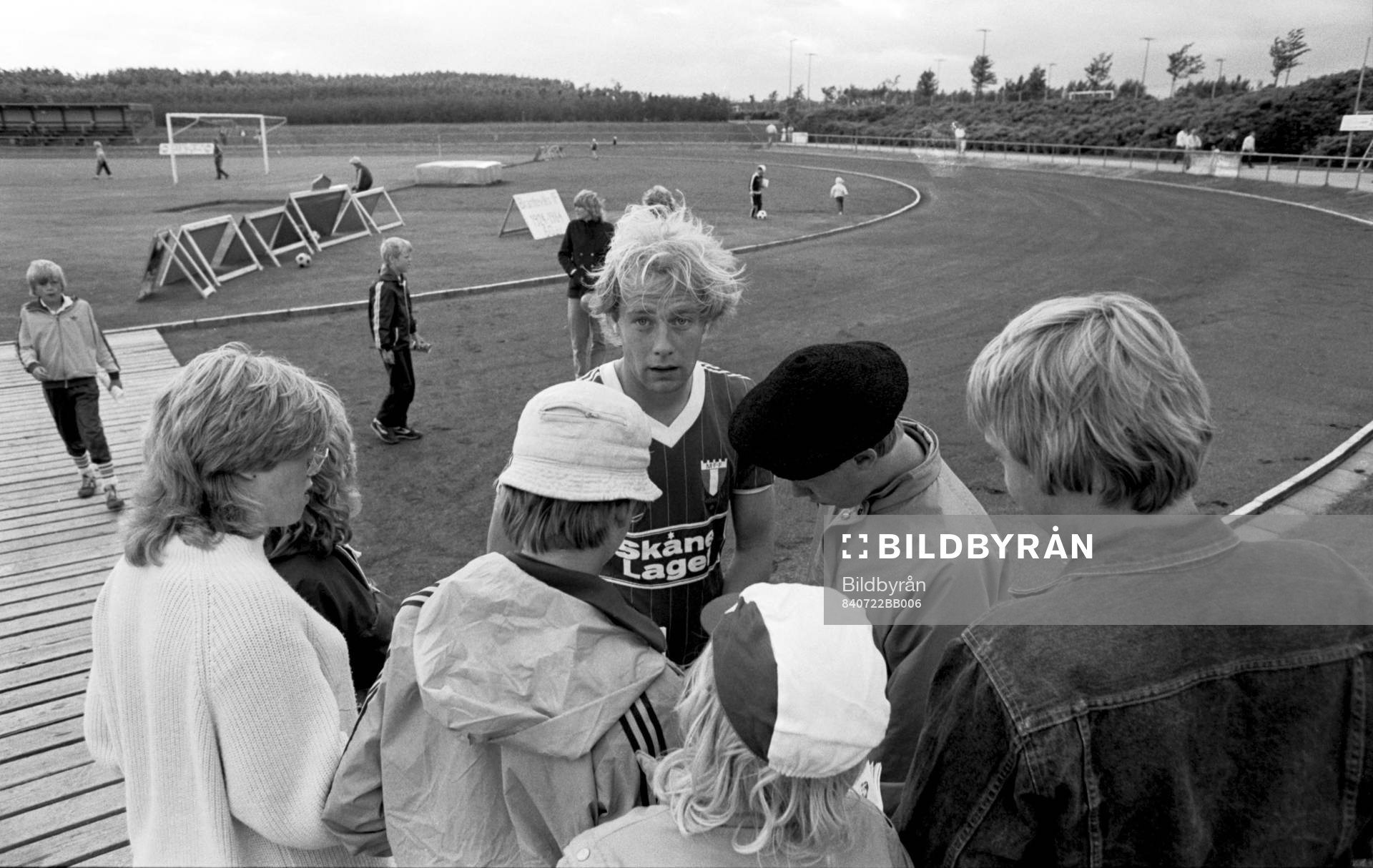 Mats Magnusson, Malmö, skriver autografer