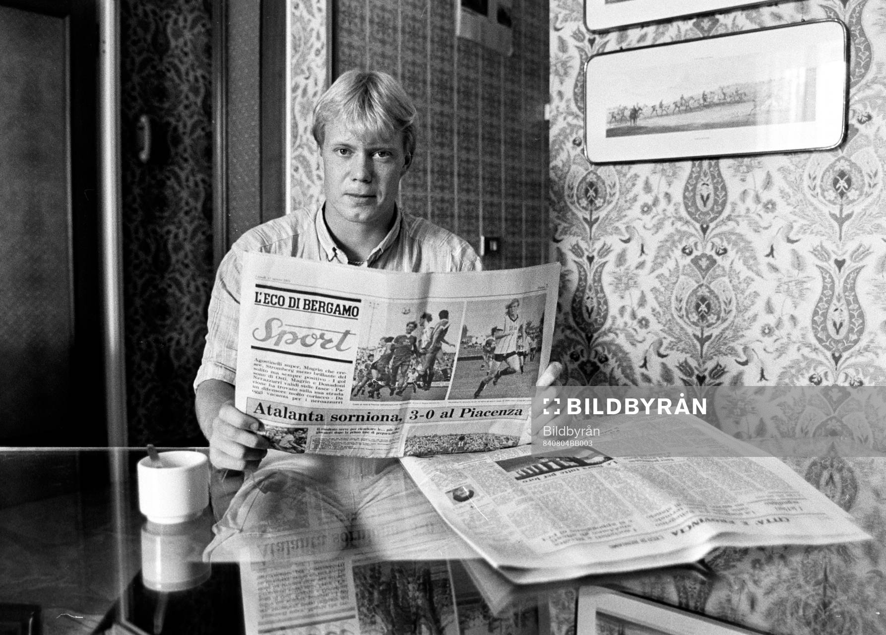 Lars Larsson med tidningen