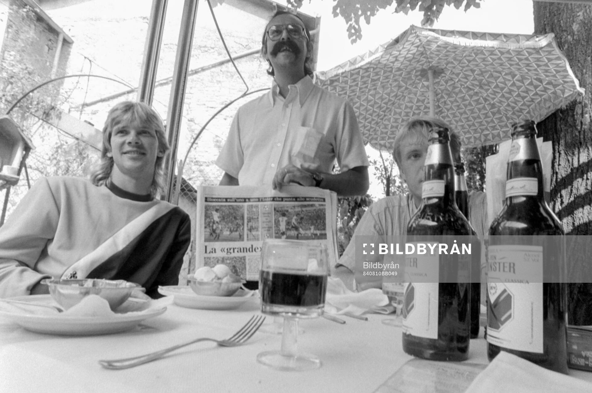 Glenn Stromberg and Lars Larsson of Atalanta at restaurant