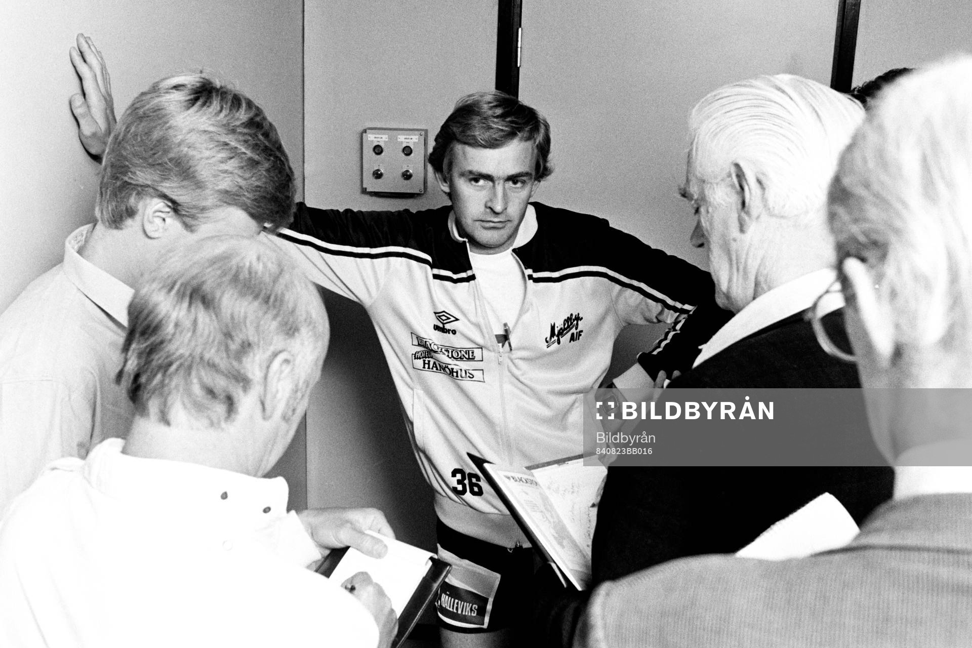 Mjällbys succetränare Göran Bogren sparkas och möter