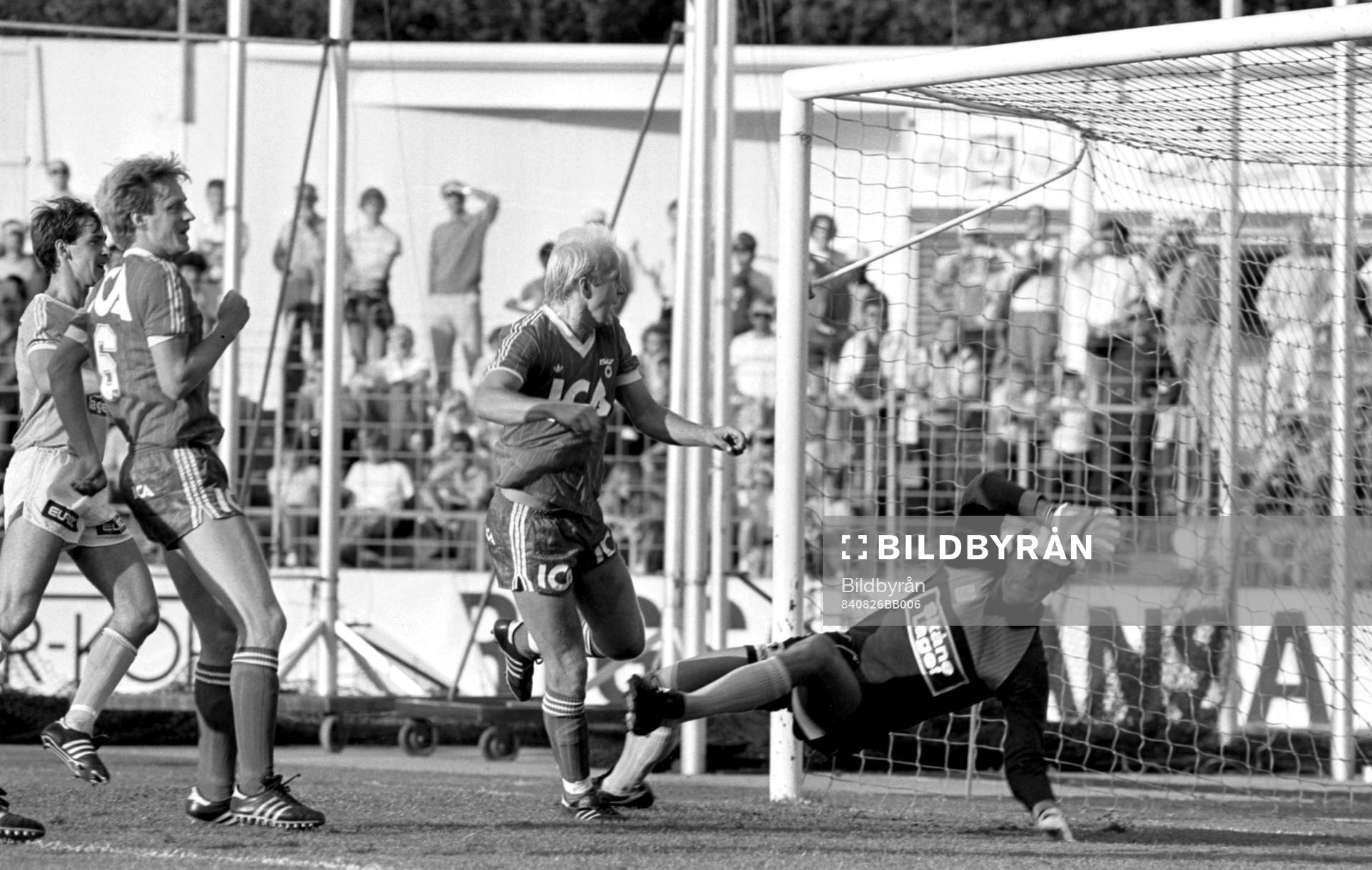 Tord Holmgren, Göteborg framför malmös målvakt Jan