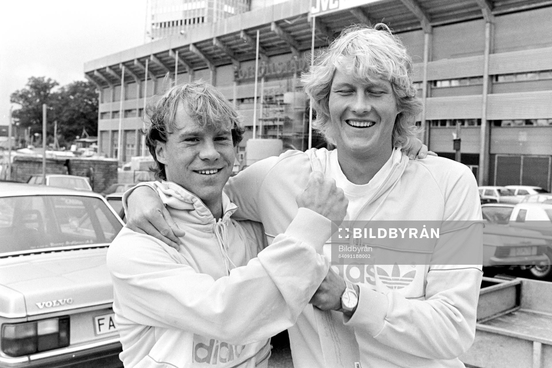 Hasse Holmqvist och Håkan Sandberg, Sverige