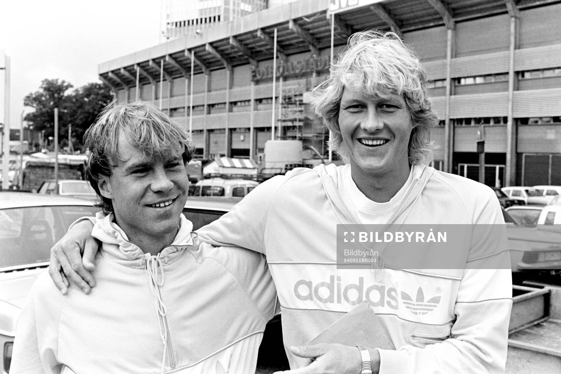 Hasse Holmqvist och Håkan Sandberg, Sverige
