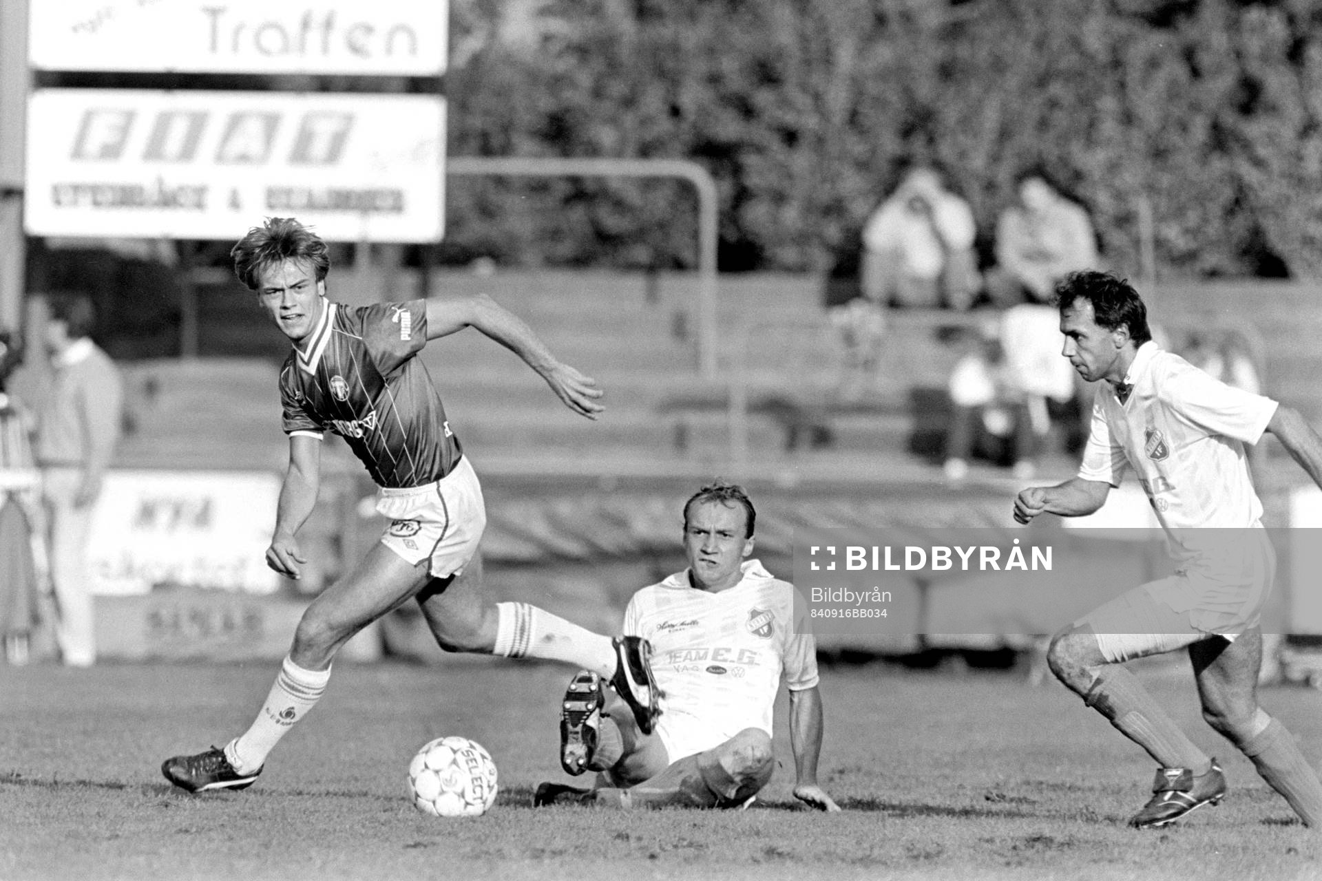 Fotboll, Div 2 Södra, Trelleborg - Norrby, 3-2: Stefan Hermansson, Trelleborg med bollen.