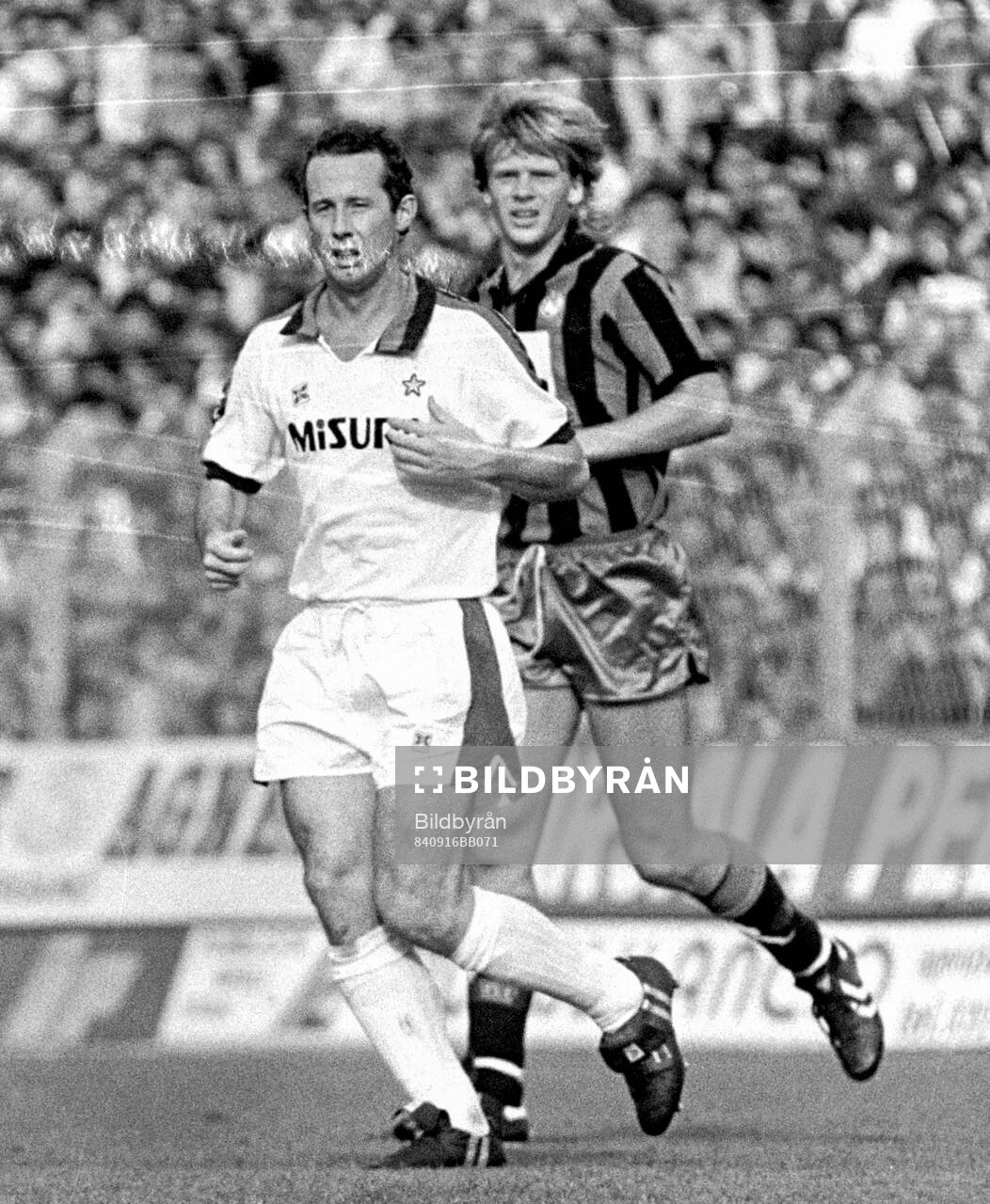 Liam Brady of Inter and Glenn Stromberg of Atalanta