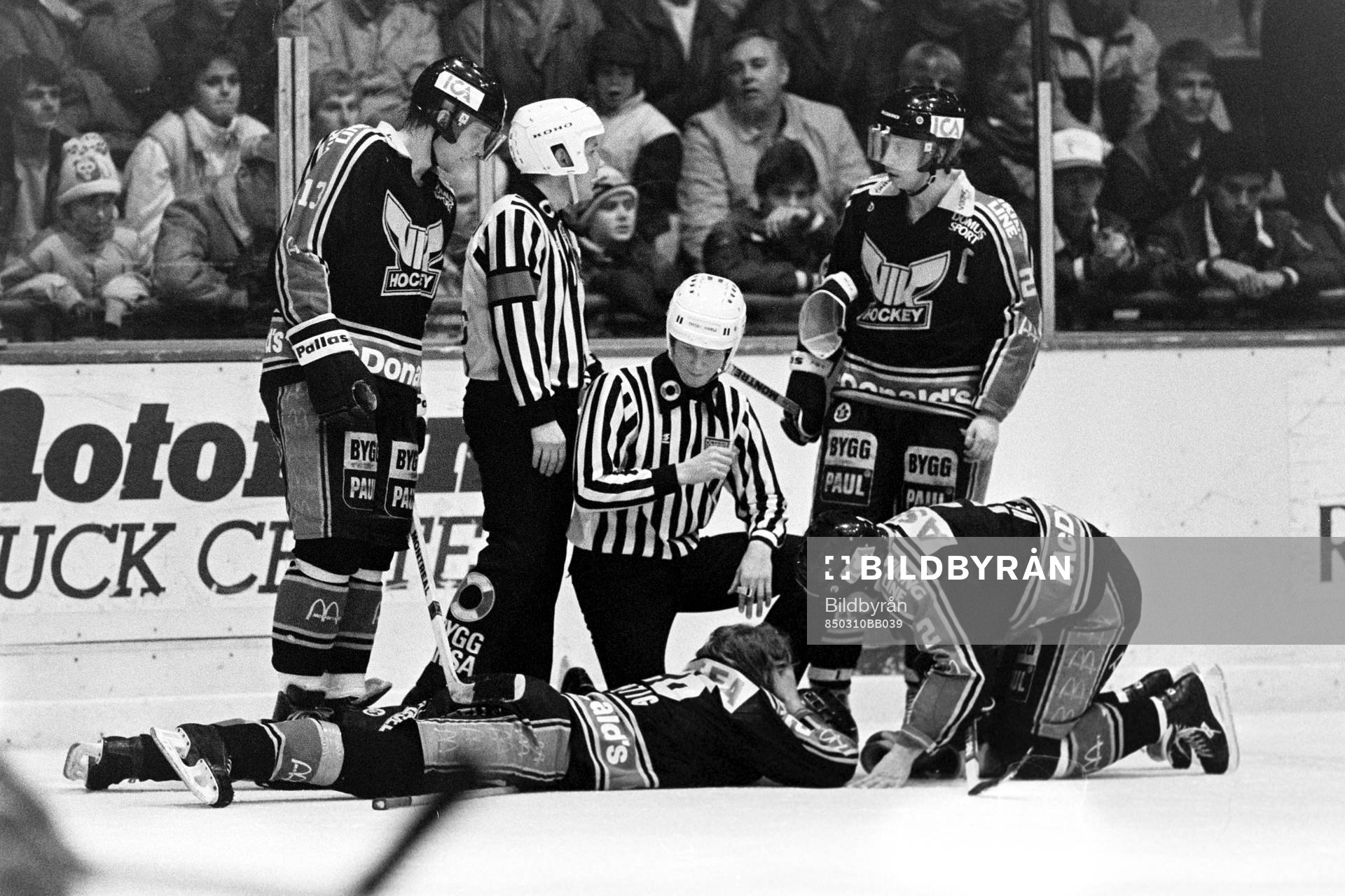 Lars Hurtig, Västerås ligger skadad på isen