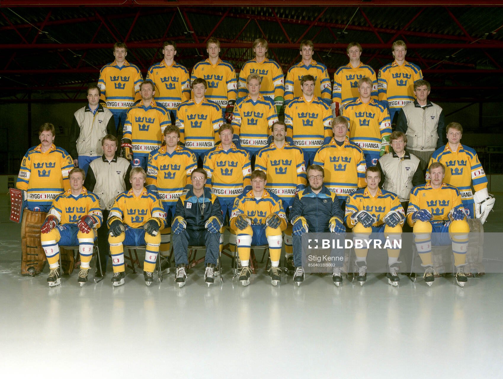 Players and team staff of Sweden pose for a team photo