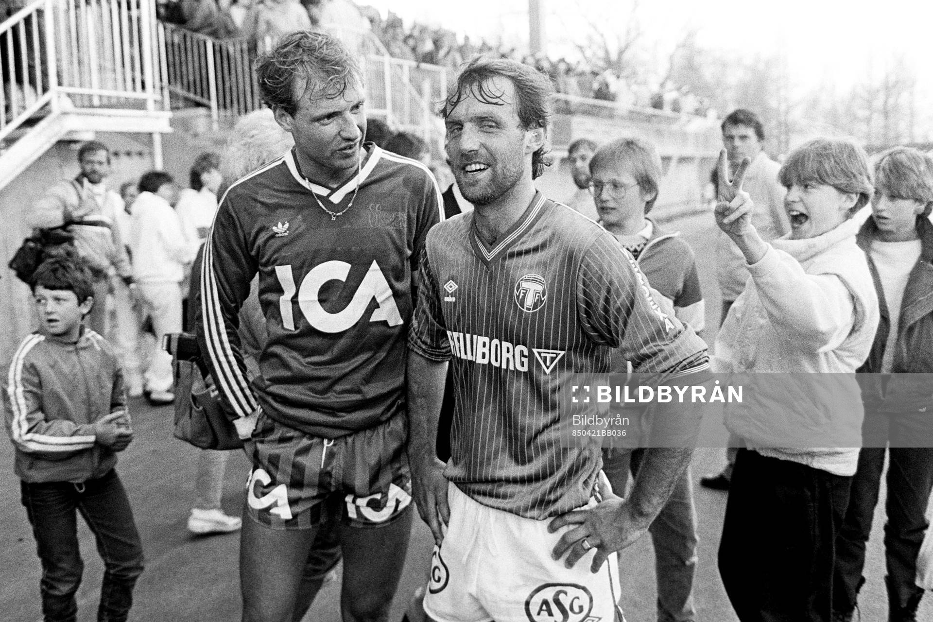 Fotboll, Allsvenskan, Trelleborg - Öster, 0-0: Andreas Ravelli, Öster och Benny Mårtensson, Trelleborg efter matchen.